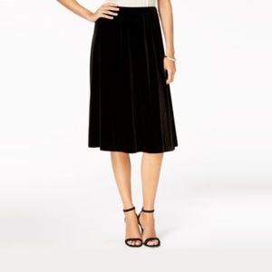 Alex skirt | MIDI LENGTH MODIFIED CIR BLACK Color
